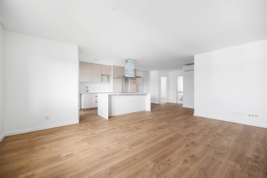 Apartamento T2 para Venda em Camarate, Unhos e Apelação Foto 7
