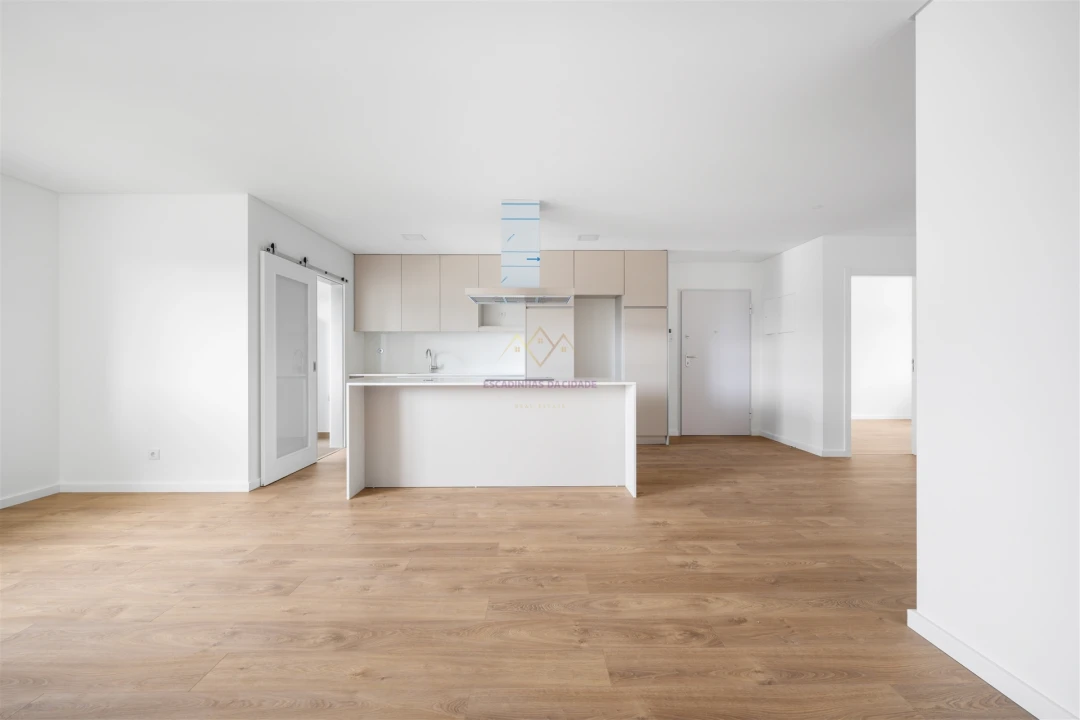 Apartamento T2 para Venda em Camarate, Unhos e Apelação Foto 3
