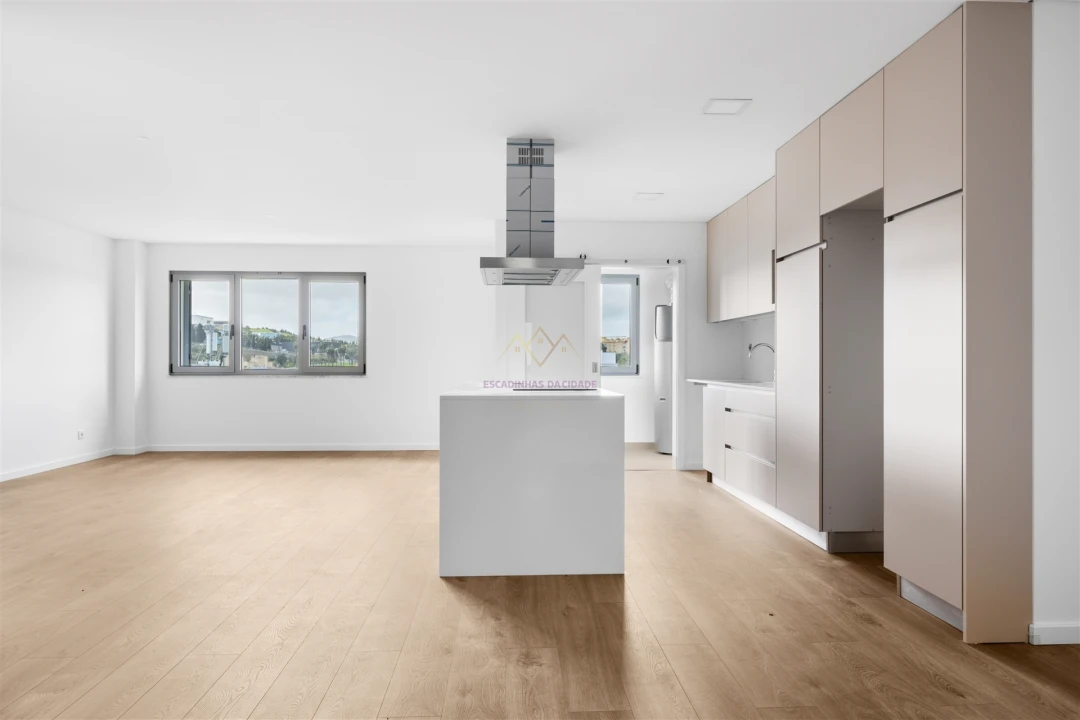 Apartamento T2 para Venda em Camarate, Unhos e Apelação Foto 5