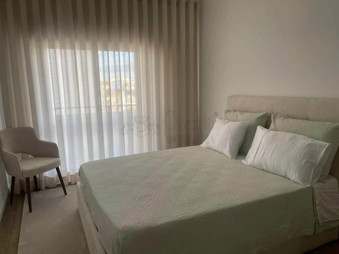 Apartamento T3 para Venda em Portimão Foto 2