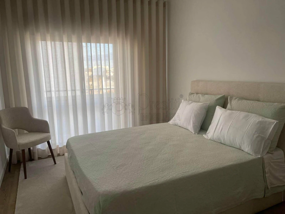 Apartamento T3 para Venda em Portimão Foto 2