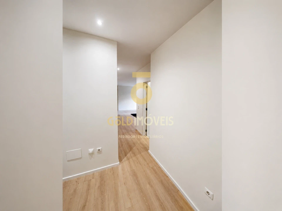 Apartamento T3 para Venda em Gulpilhares e Valadares Foto 2