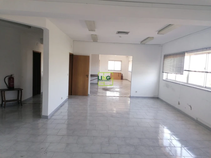 Armazém para Arrendamento em Castelo Branco Foto 8