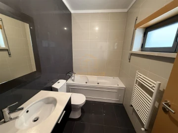 Apartamento T2 para Venda em Tavarede
