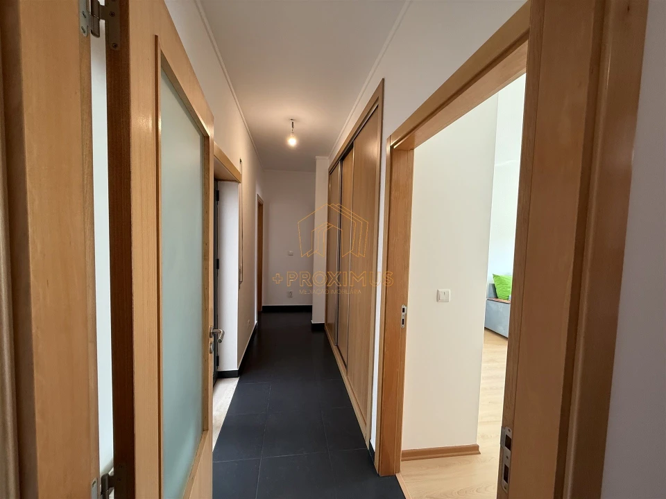 Apartamento T2 para Venda em Tavarede Foto 12