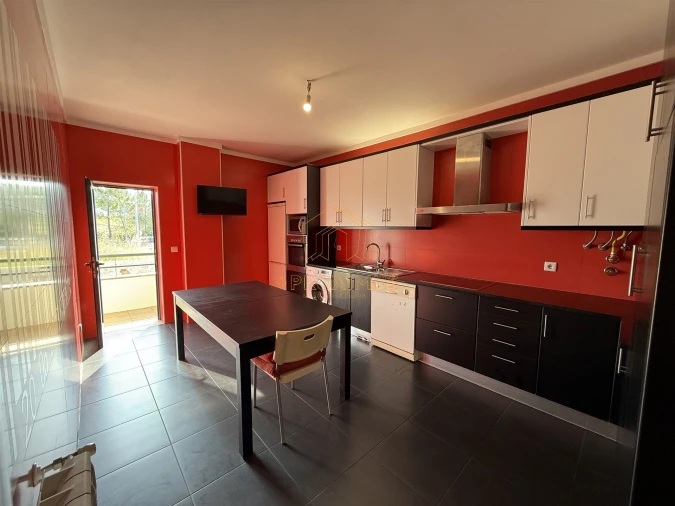 Apartamento T2 para Venda em Tavarede Foto 6
