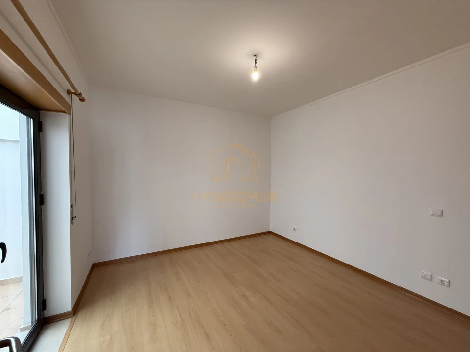 Apartamento T2 para Venda em Tavarede Foto 17