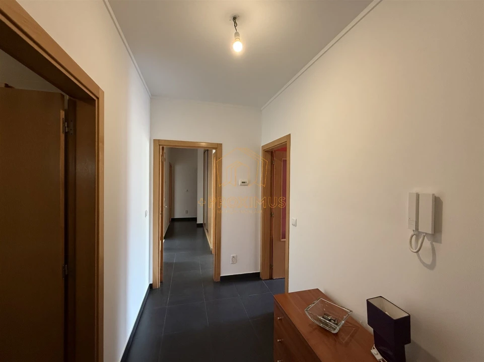 Apartamento T2 para Venda em Tavarede Foto 4