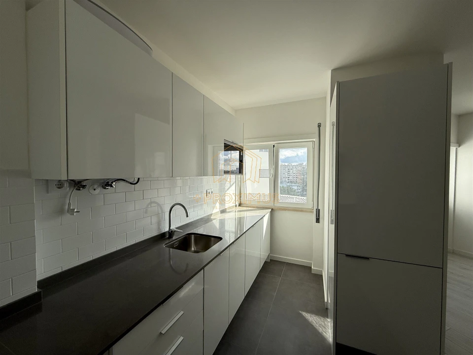Apartamento T0 para Venda em Buarcos Foto 11