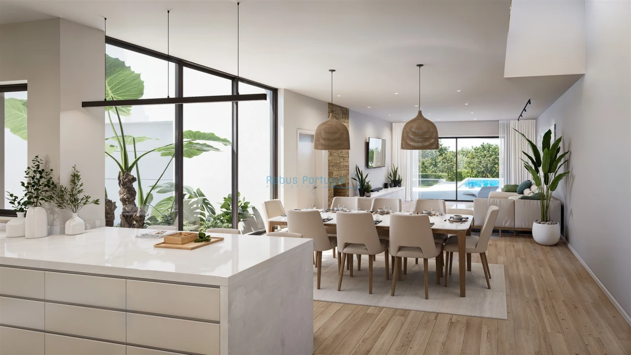 Moradia T4 para Venda em Santa Barbara de Nexe Foto 1