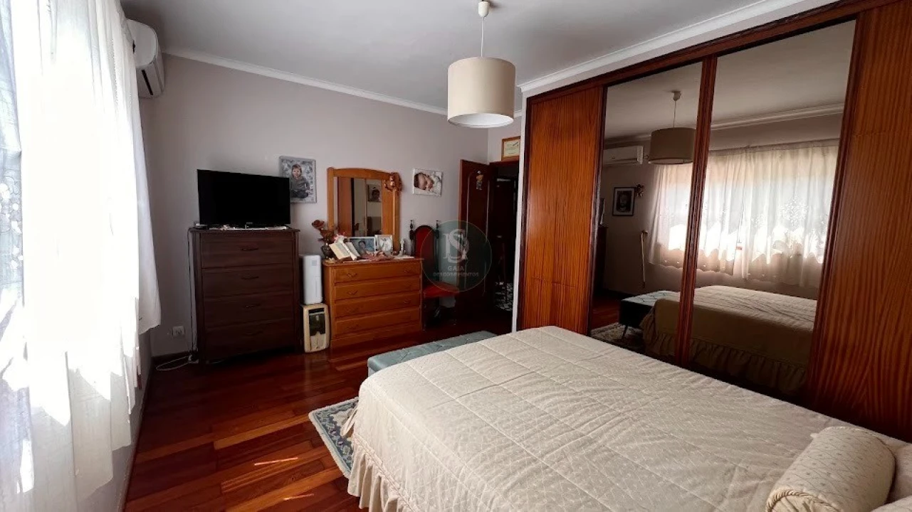 Apartamento T3 para Venda em Oliveira do Douro Foto 8