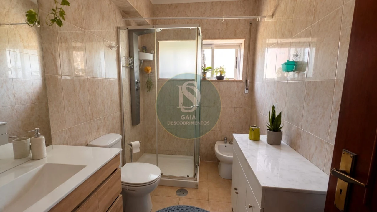 Apartamento T3 para Venda em Oliveira do Douro Foto 6