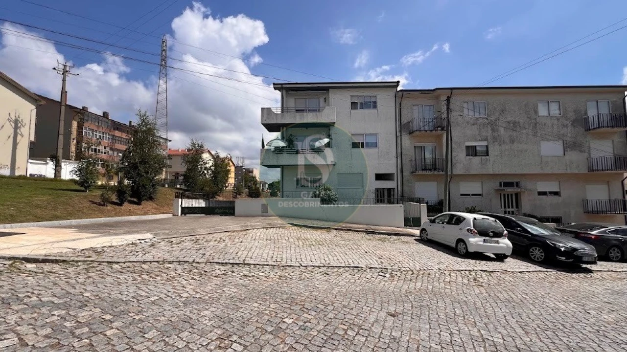 Apartamento T3 para Venda em Oliveira do Douro Foto 17