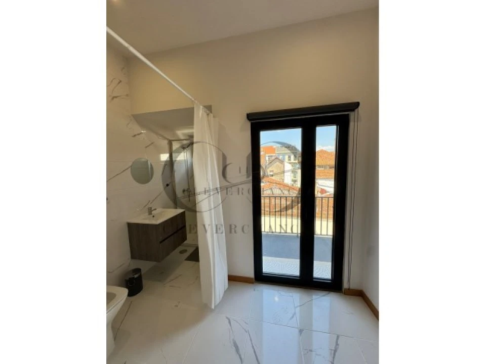 Moradia T4 para Venda em Santa Marinha e São Pedro da Afurada Foto 26