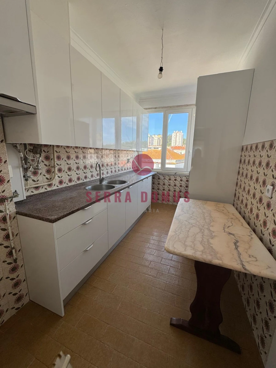 Apartamento T3 para Venda em Algueirão-Mem Martins Foto 2