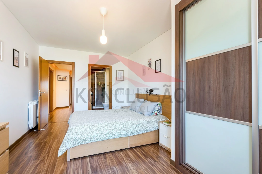 Apartamento T2 para Venda em Póvoa de Santa Iria e Forte da Casa Foto 14