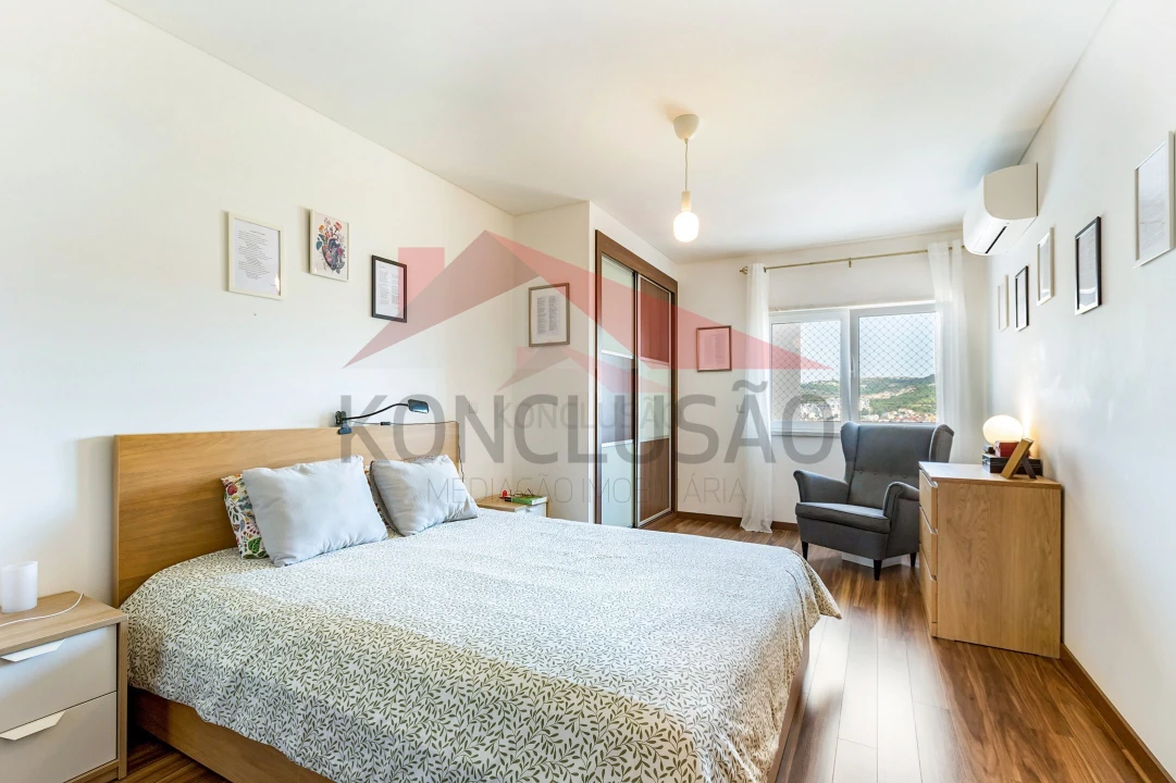 Apartamento T2 para Venda em Póvoa de Santa Iria e Forte da Casa Foto 16