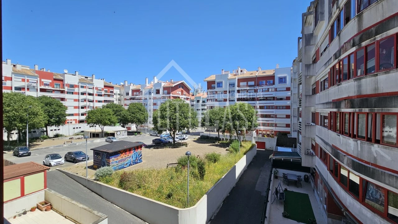 Apartamento T2 para Venda em Algueirão-Mem Martins Foto 16
