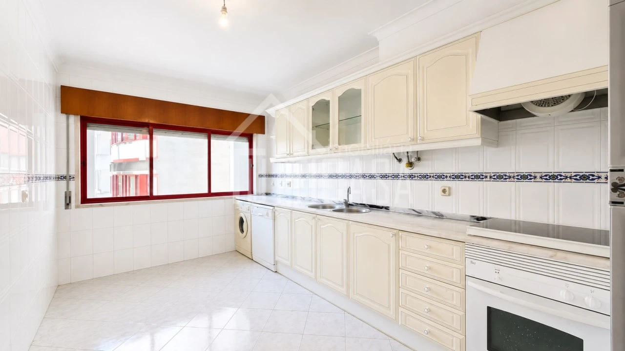 Apartamento T2 para Venda em Algueirão-Mem Martins Foto 5