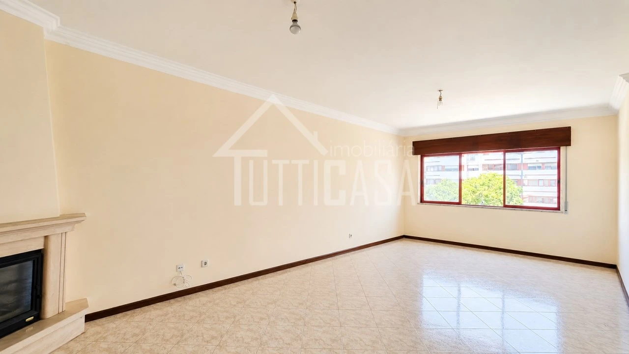 Apartamento T2 para Venda em Algueirão-Mem Martins Foto 8
