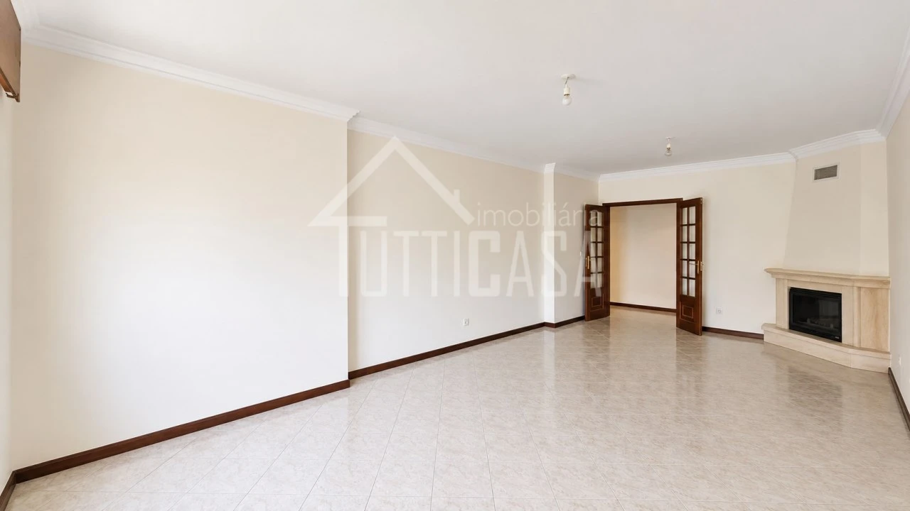 Apartamento T2 para Venda em Algueirão-Mem Martins Foto 2