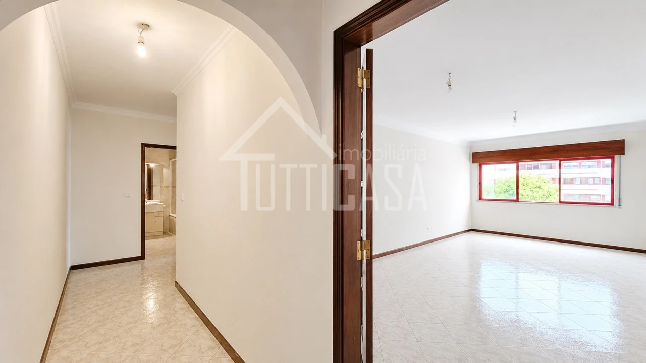 Apartamento T2 para Venda em Algueirão-Mem Martins Foto 9