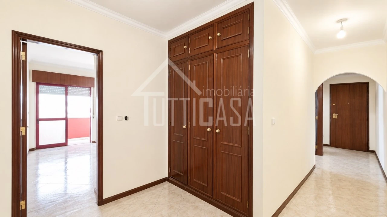 Apartamento T2 para Venda em Algueirão-Mem Martins Foto 10