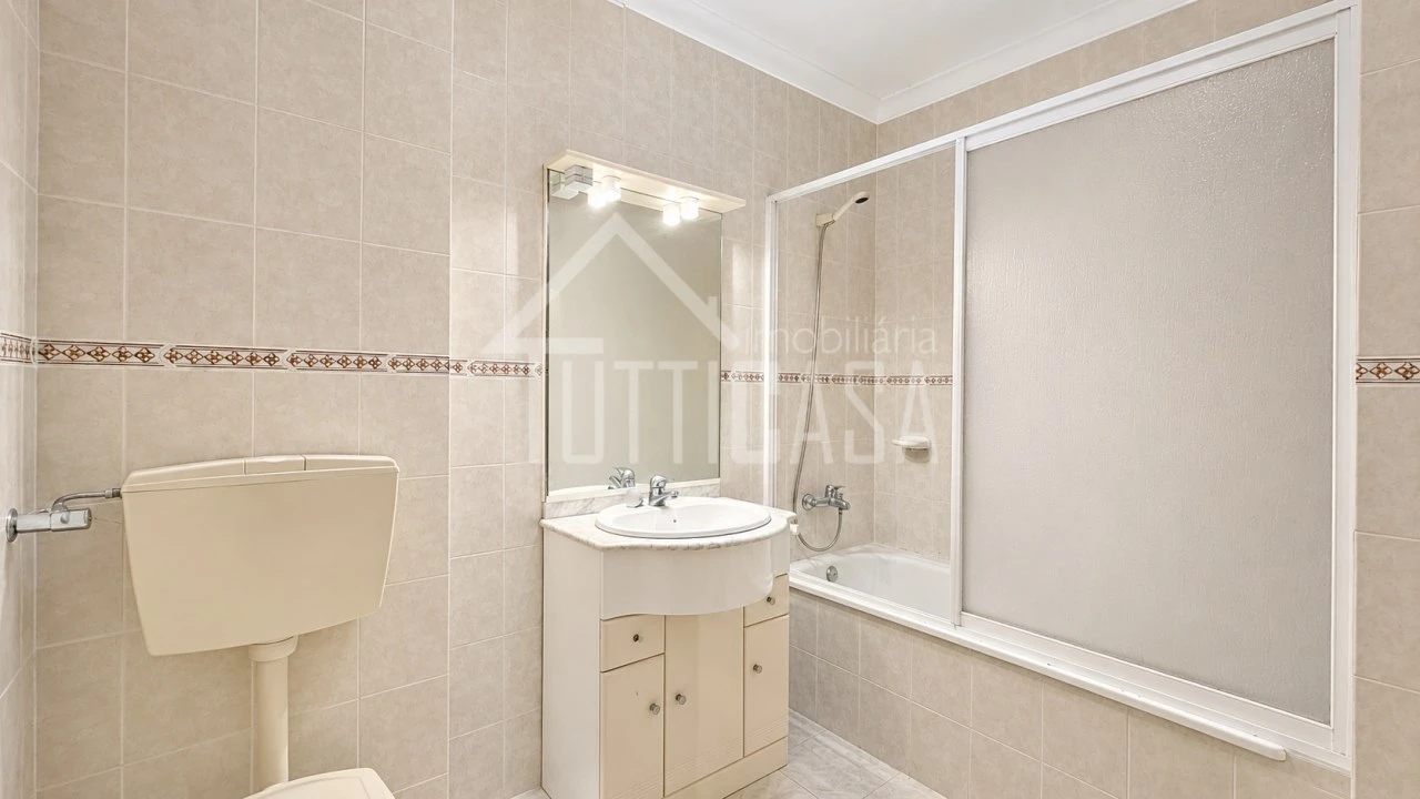 Apartamento T2 para Venda em Algueirão-Mem Martins Foto 12
