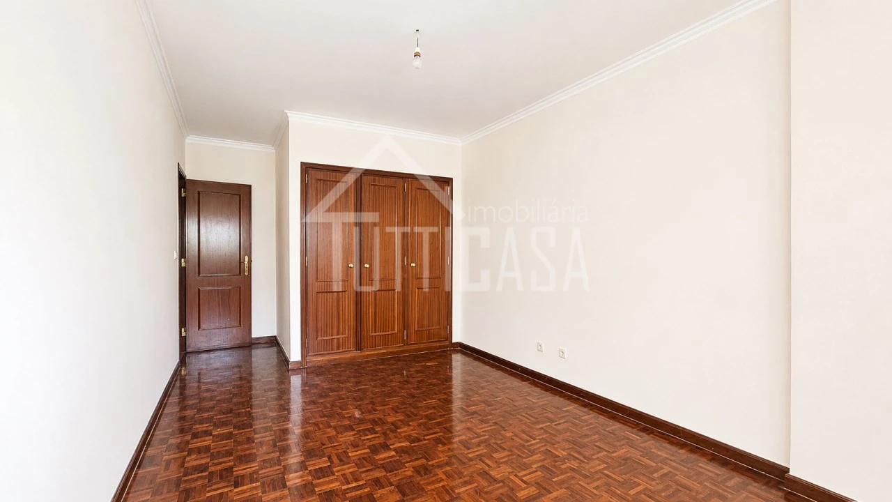 Apartamento T2 para Venda em Algueirão-Mem Martins Foto 14