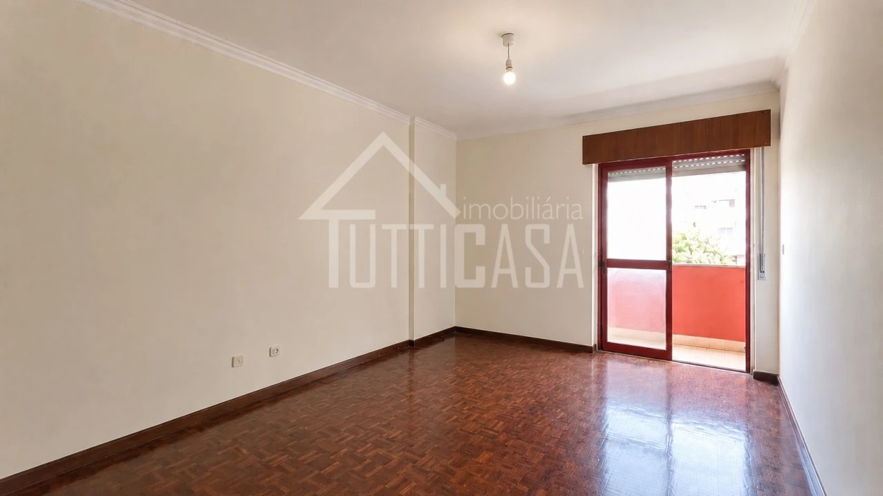 Apartamento T2 para Venda em Algueirão-Mem Martins Foto 15