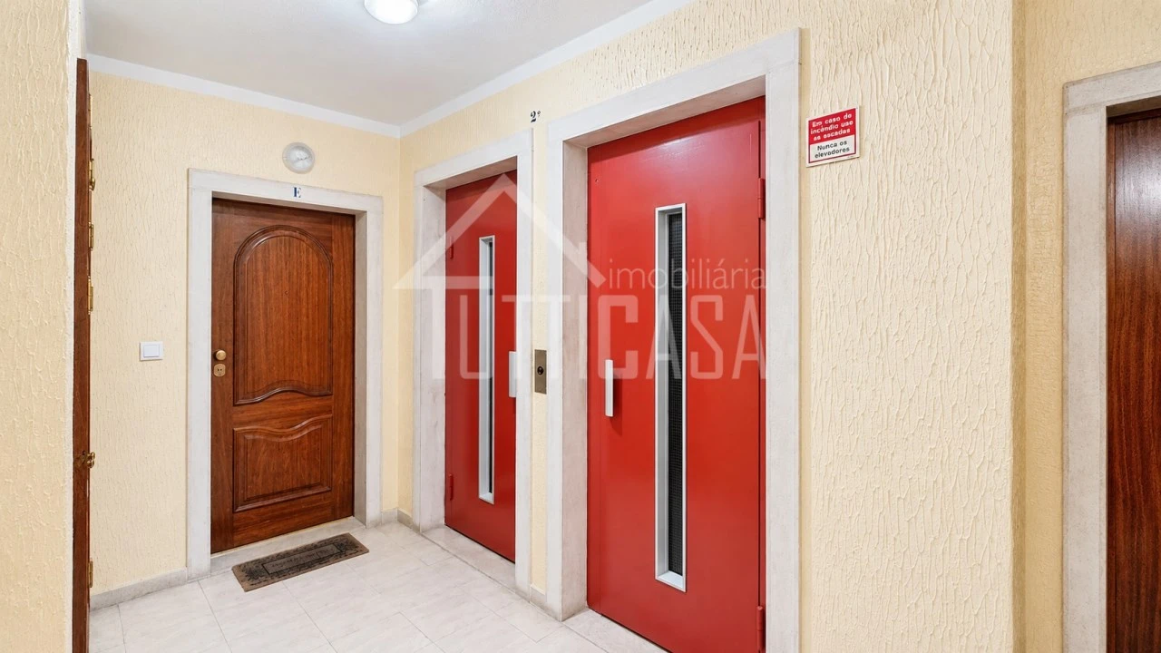 Apartamento T2 para Venda em Algueirão-Mem Martins Foto 17