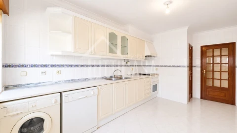 Apartamento T2 para Venda em Algueirão-Mem Martins