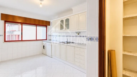 Apartamento T2 para Venda em Algueirão-Mem Martins