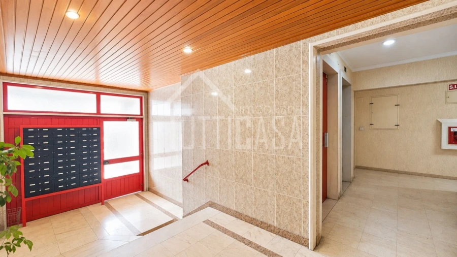 Apartamento T2 para Venda em Algueirão-Mem Martins Foto 18