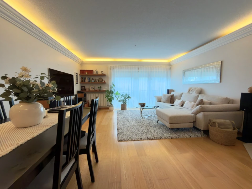 Apartamento T4 para Venda em Mina de Água Foto 2