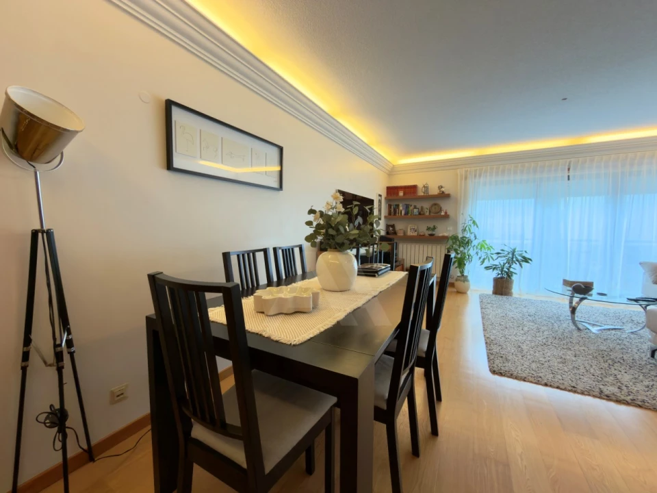 Apartamento T4 para Venda em Mina de Água Foto 3