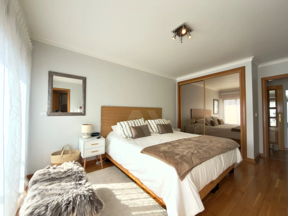 Apartamento T4 para Venda em Mina de Água Foto 13
