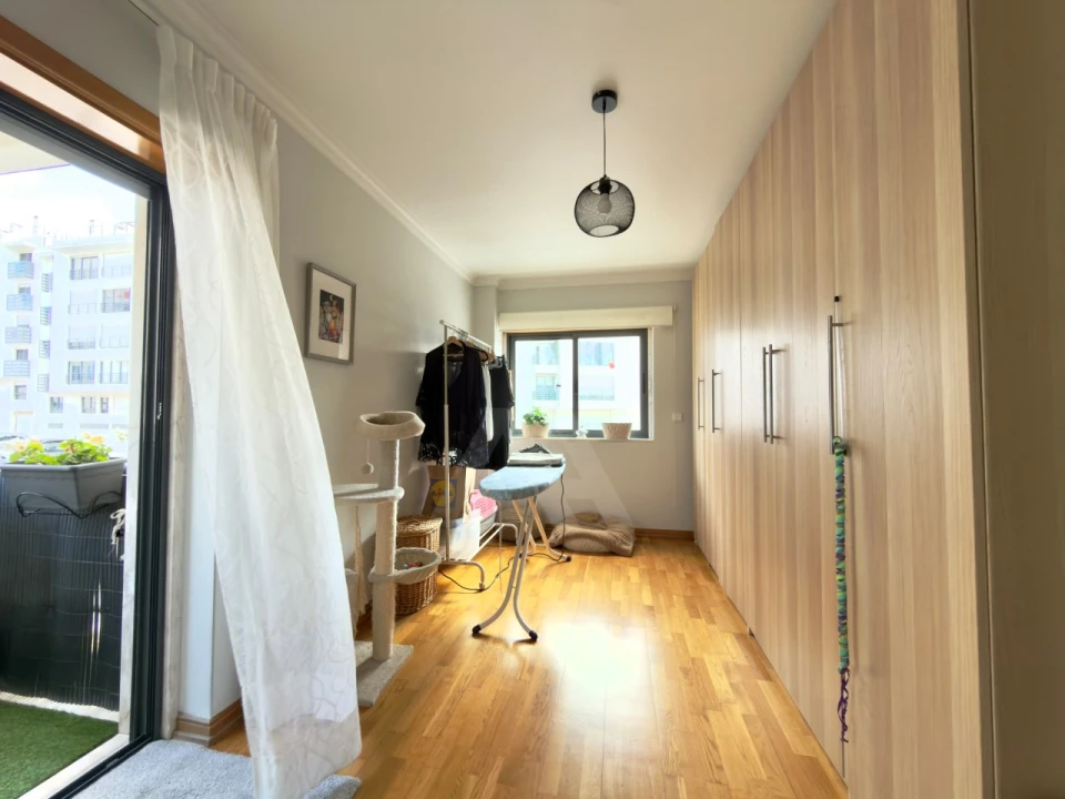 Apartamento T4 para Venda em Mina de Água Foto 16