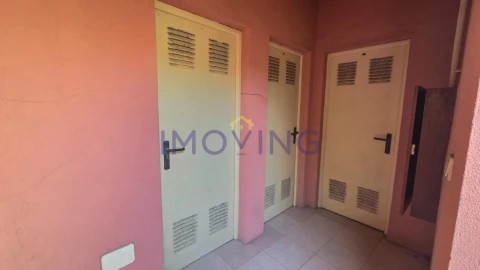 Apartamento T2 para Venda em Baixa da Banheira e Vale da Amoreira
