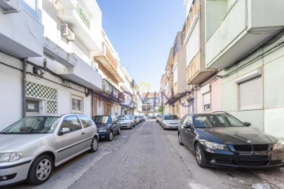 Apartamento T1 para Venda em Baixa da Banheira e Vale da Amoreira