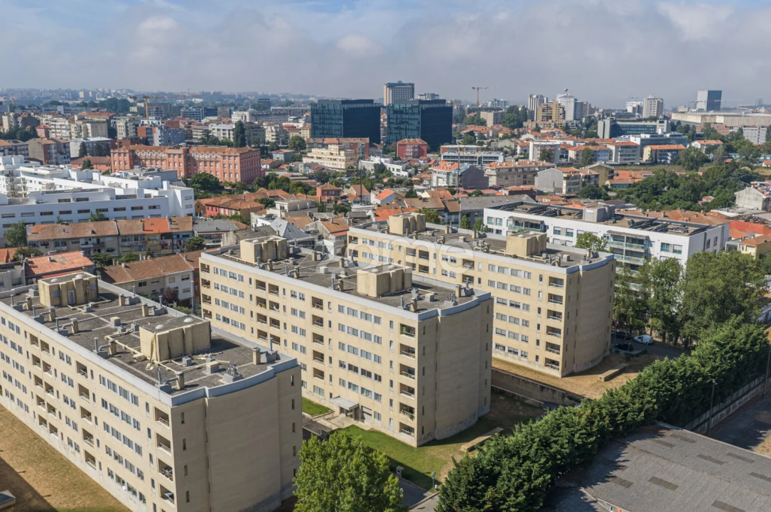 Apartamento T3 para Arrendamento em Ramalde Foto 32