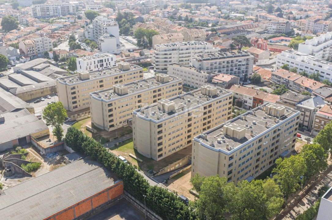 Apartamento T3 para Arrendamento em Ramalde Foto 35