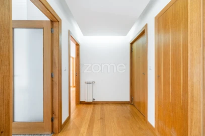 Apartamento T3 para Arrendamento em Ramalde