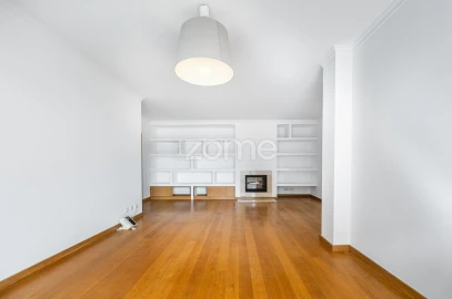 Apartamento T3 para Arrendamento em Ramalde