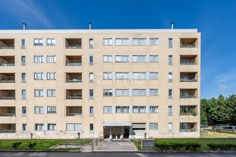 Apartamento T3 para Arrendamento em Ramalde Foto 2
