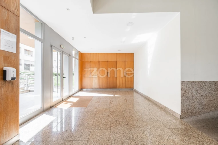 Apartamento T3 para Arrendamento em Ramalde Foto 21