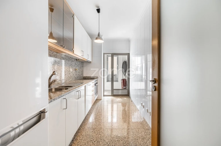 Apartamento T3 para Arrendamento em Ramalde Foto 9