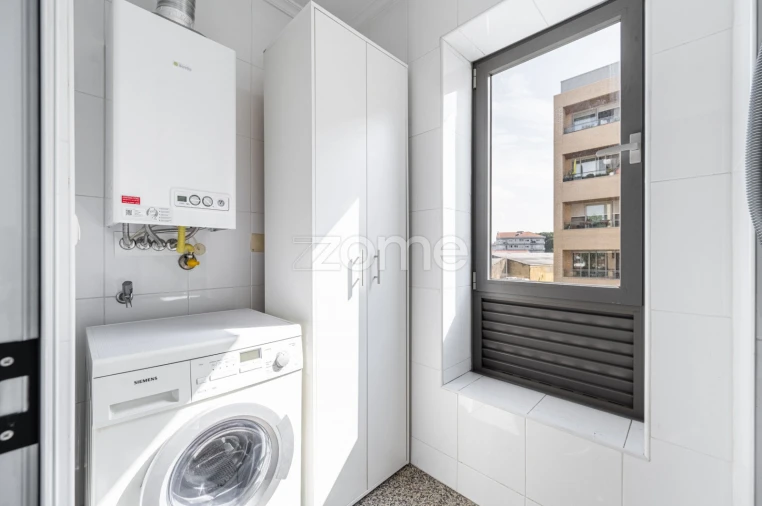 Apartamento T3 para Arrendamento em Ramalde Foto 11