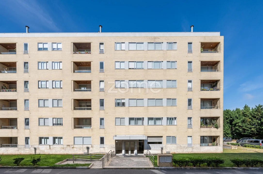 Apartamento T3 para Arrendamento em Ramalde Foto 2