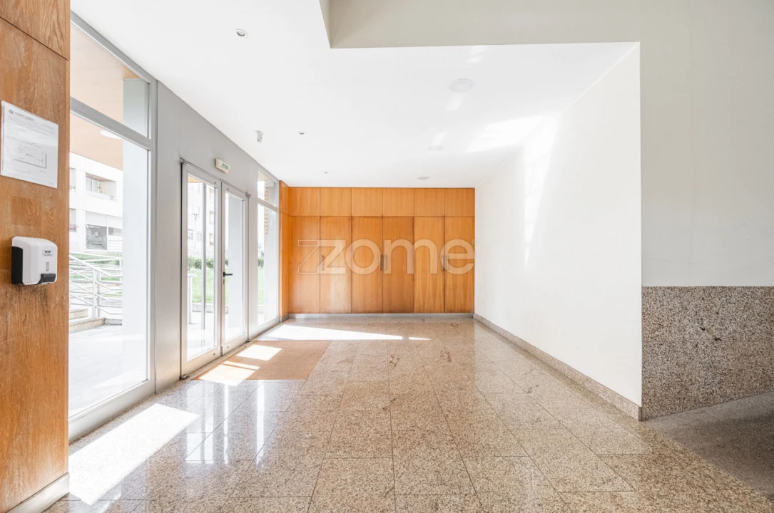 Apartamento T3 para Arrendamento em Ramalde Foto 21